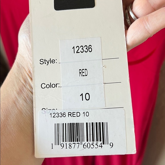 NWT Mac Duggal Red v neck gathered back gown 12336 - Picture 8 of 13